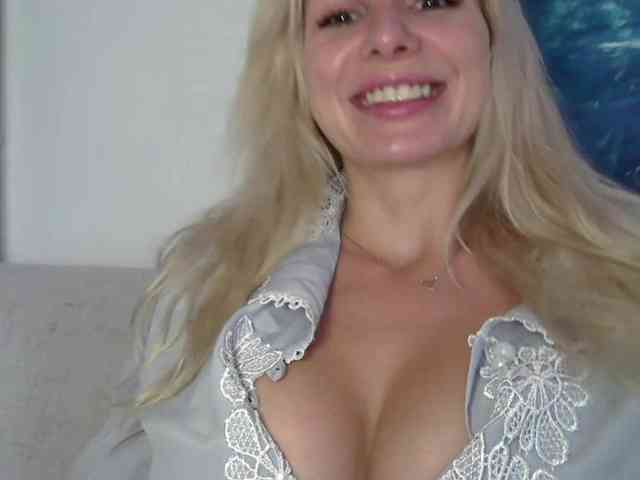 CorneliaSweet webcam