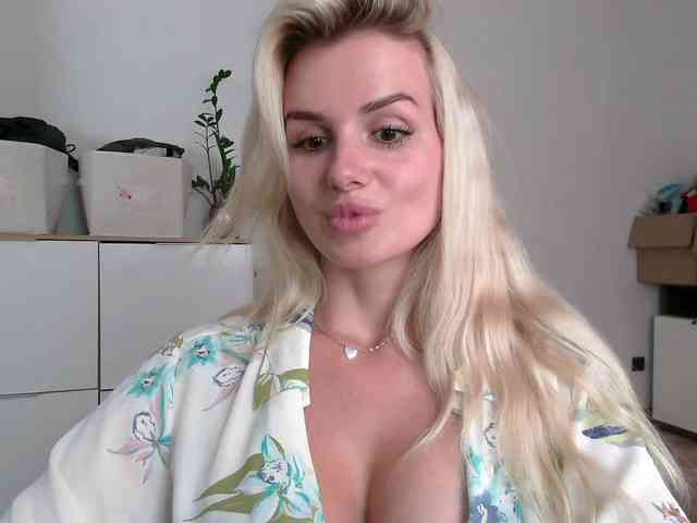 CorneliaSweet webcam