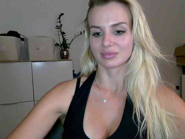 CorneliaSweet webcam