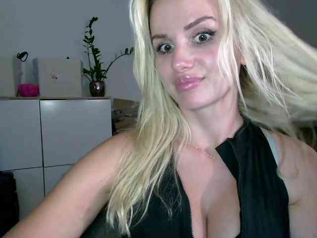 CorneliaSweet webcam