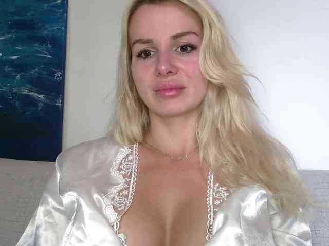 CorneliaSweet webcam