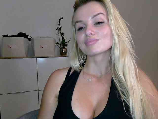 CorneliaSweet webcam