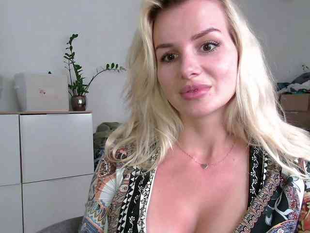 CorneliaSweet webcam