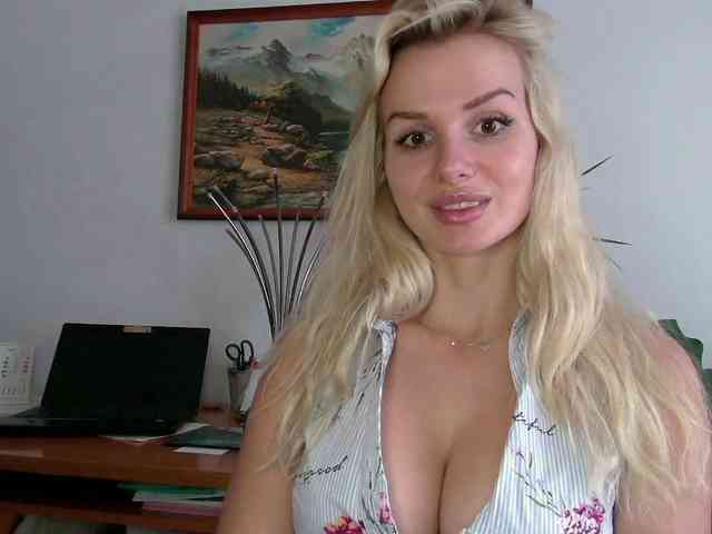 CorneliaSweet webcam