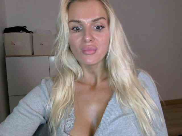 CorneliaSweet webcam