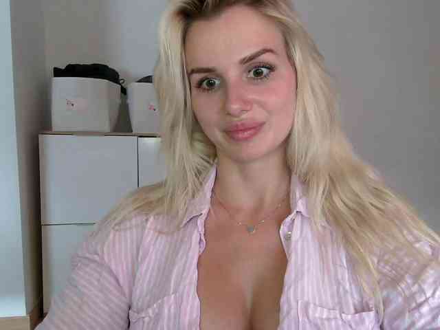 CorneliaSweet webcam