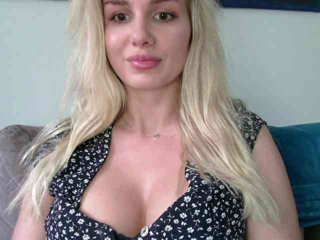 CorneliaSweet webcam