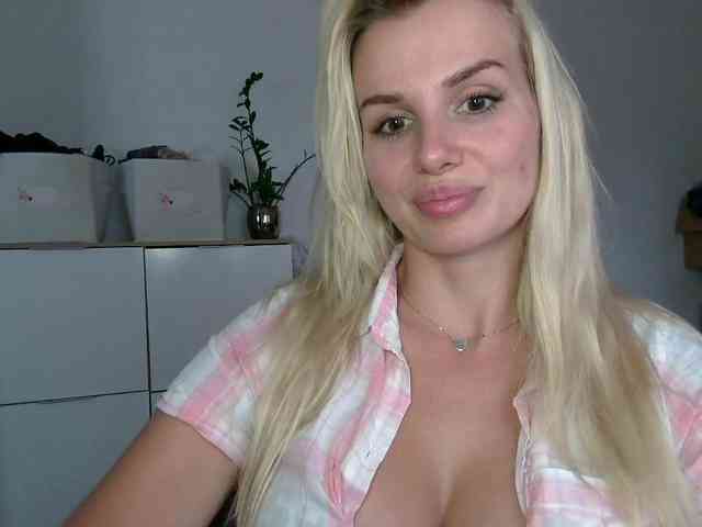 CorneliaSweet webcam
