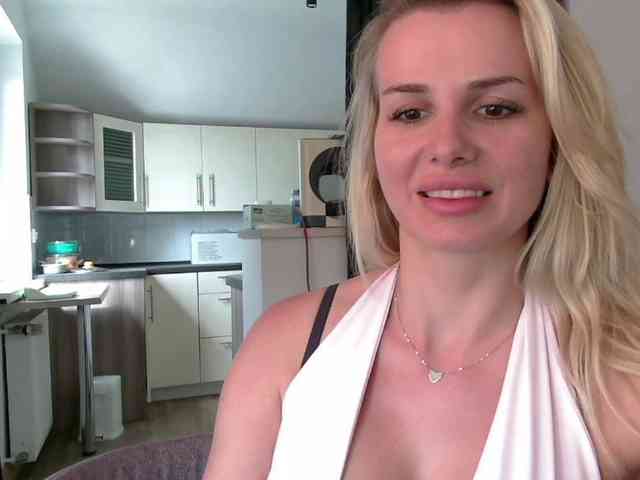 CorneliaSweet webcam