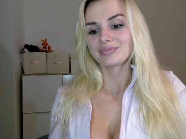 CorneliaSweet webcam