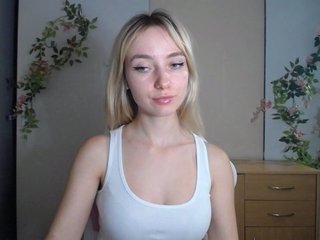 LuciaGlow Porn Show