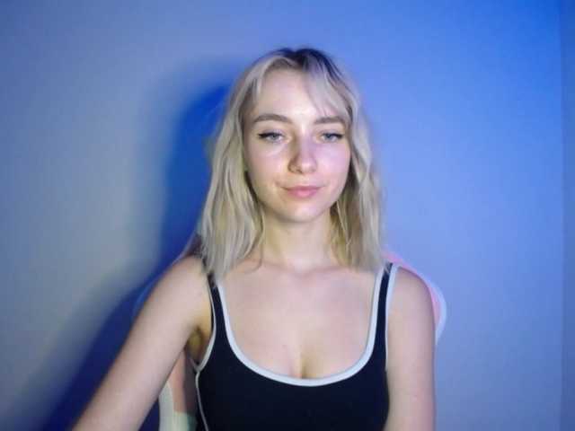 LuciaGlow live cam on BongaCams