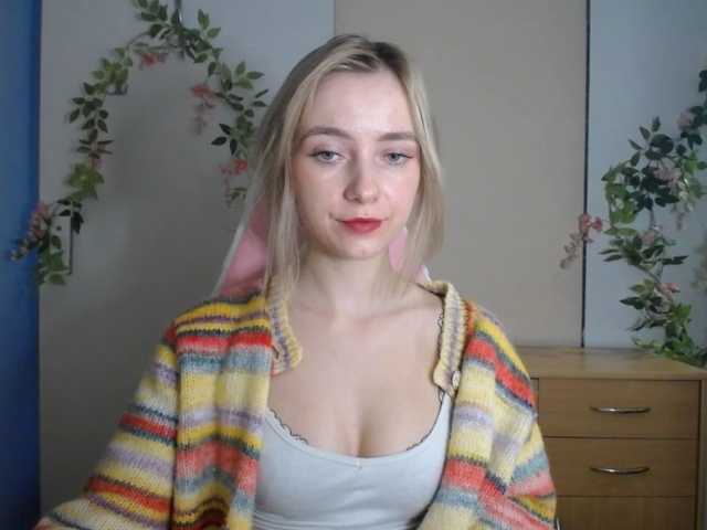 LuciaGlow live cam on BongaCams