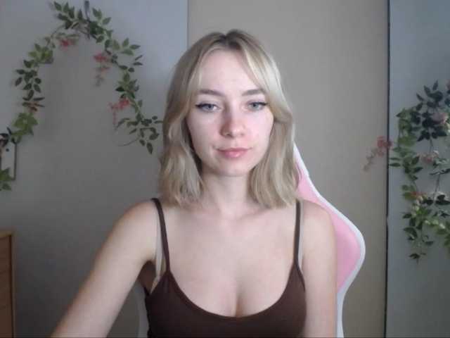 LuciaGlow live cam on BongaCams