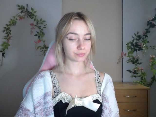 LuciaGlow live cam on BongaCams
