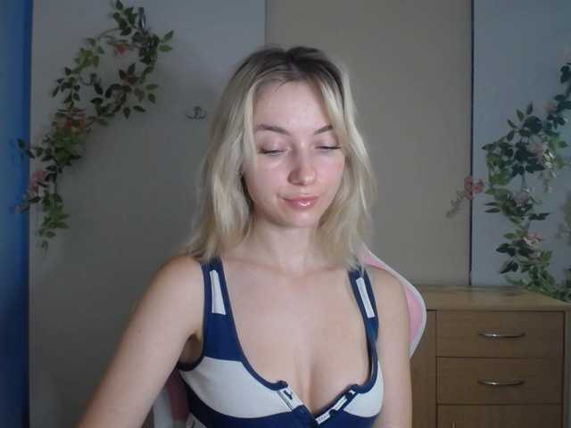 LuciaGlow live cam on BongaCams