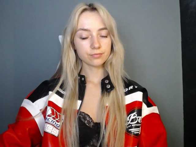 LuciaGlow live cam on BongaCams