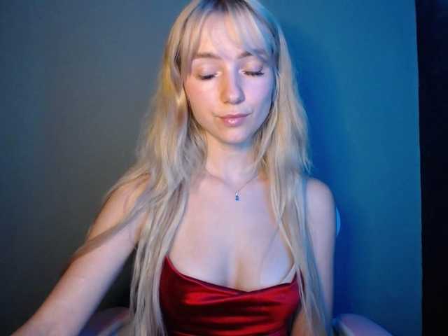 LuciaGlow live cam on BongaCams