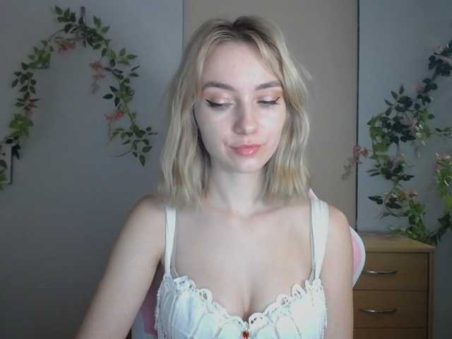 LuciaGlow live cam on BongaCams