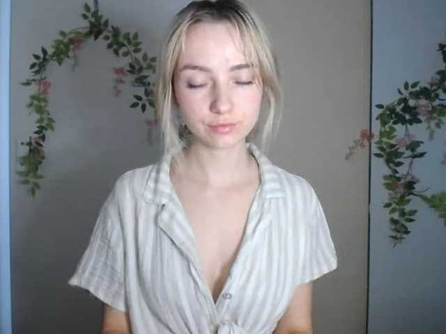 LuciaGlow live cam on BongaCams