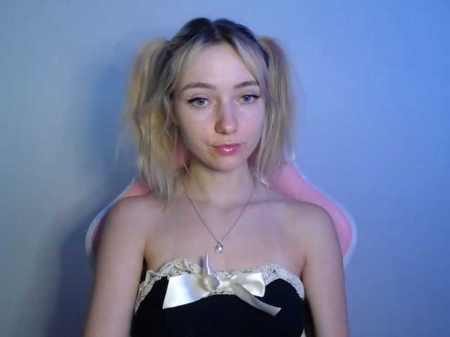 LuciaGlow live cam on BongaCams