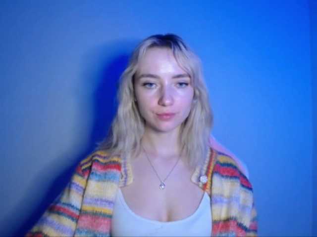 LuciaGlow live webcam show