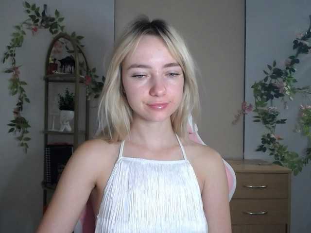LuciaGlow live cam on BongaCams