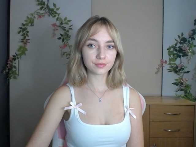 LuciaGlow live cam on BongaCams
