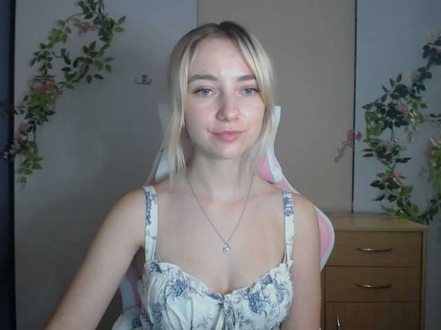 LuciaGlow live cam on BongaCams