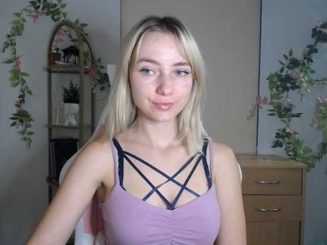 LuciaGlow live cam on BongaCams