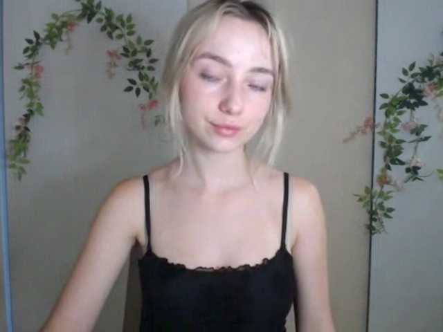 LuciaGlow live cam on BongaCams