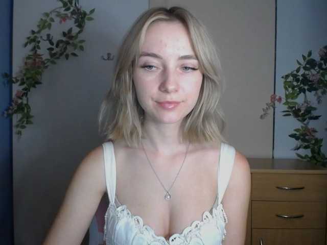 LuciaGlow live cam on BongaCams