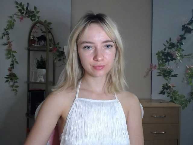 LuciaGlow live cam on BongaCams