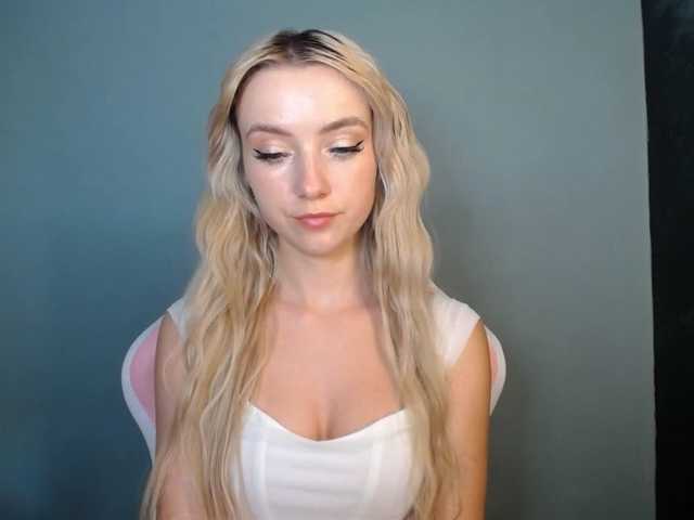 LuciaGlow live cam on BongaCams