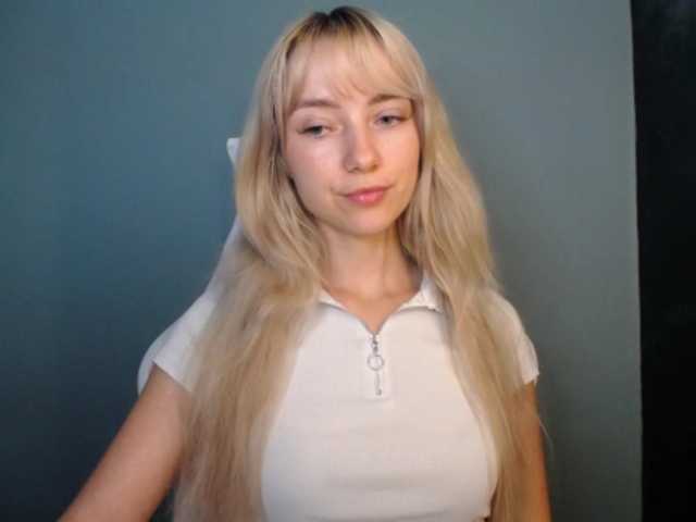 LuciaGlow live cam on BongaCams