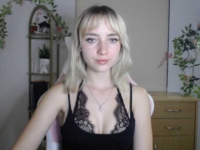 LuciaGlow live cam on BongaCams