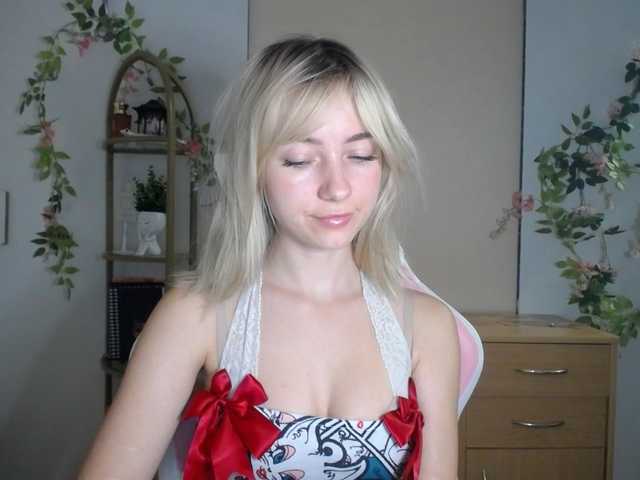 LuciaGlow live cam on BongaCams