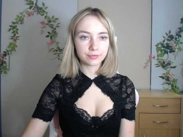 LuciaGlow live cam on BongaCams