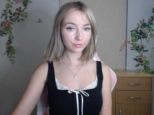 LuciaGlow live cam on BongaCams