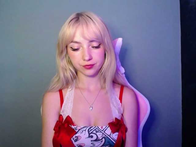 LuciaGlow live cam on BongaCams