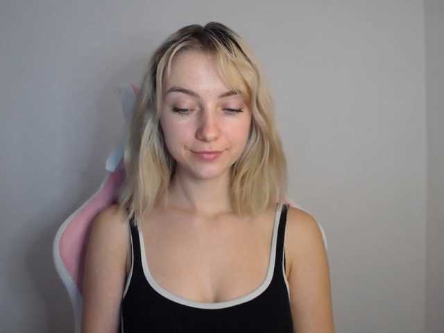 LuciaGlow live webcam show