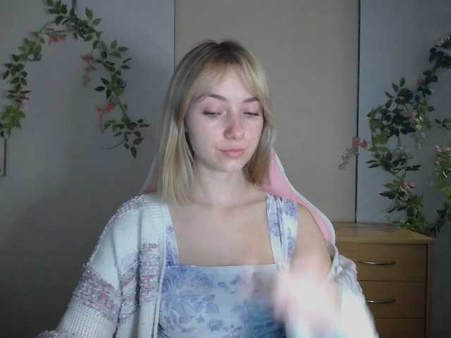 LuciaGlow live cam on BongaCams