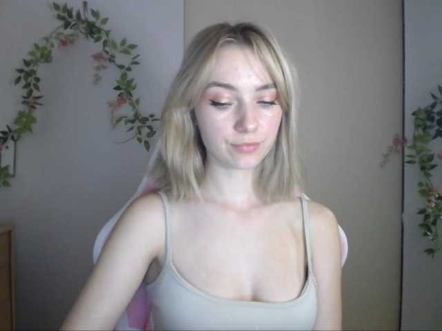 LuciaGlow live cam on BongaCams