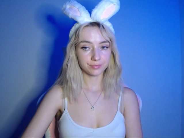 LuciaGlow live cam on BongaCams
