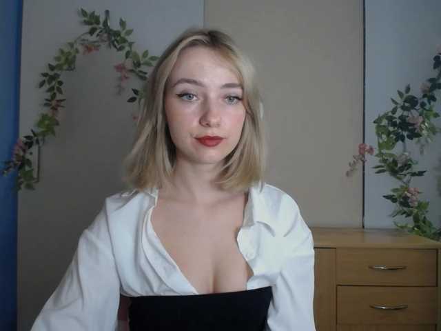 LuciaGlow live cam on BongaCams