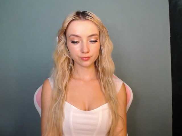 LuciaGlow live cam on BongaCams