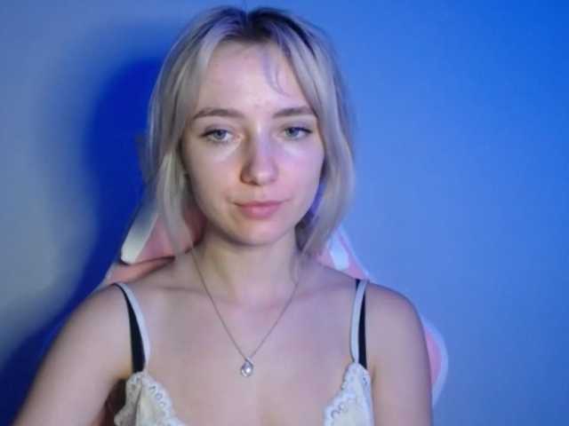 LuciaGlow live webcam show