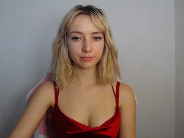 LuciaGlow live webcam show