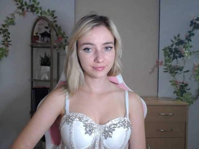 LuciaGlow live cam on BongaCams