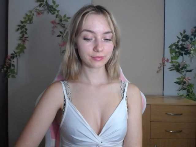 LuciaGlow live cam on BongaCams